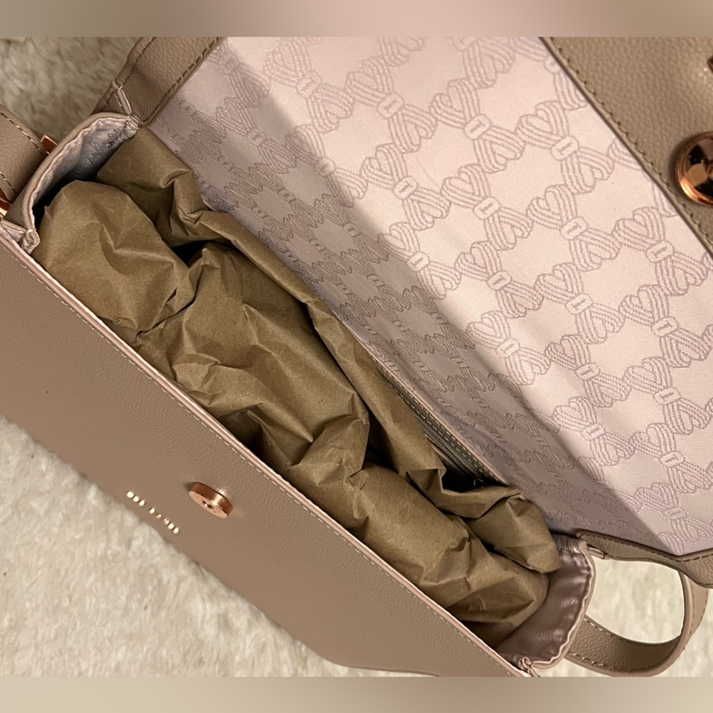 ‼️SOLD‼️ Ted Baker women’s adjustable strap crossbody bag - Picture 5 of 6